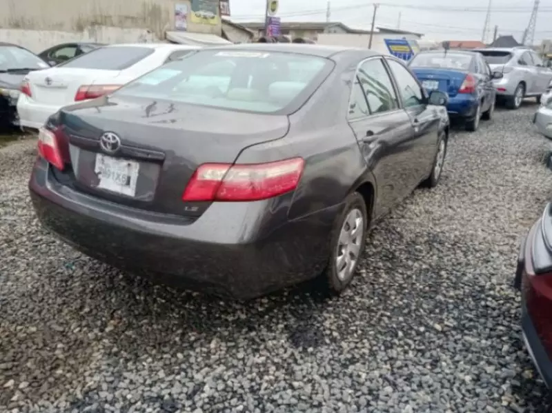 Toyota Camry   - 2009