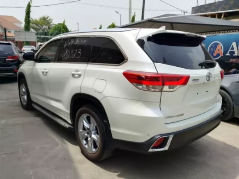 Toyota Highlander   - 2018
