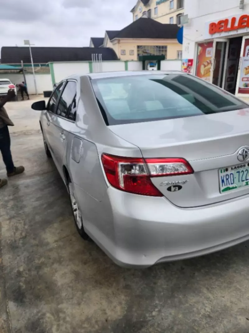 Toyota Camry   - 2012