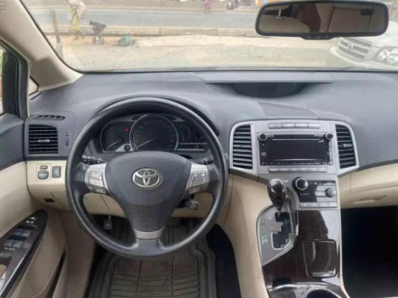 Toyota Venza   - 2010