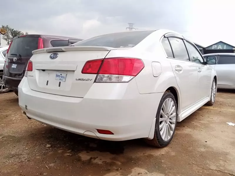 Subaru Legacy   - 2009