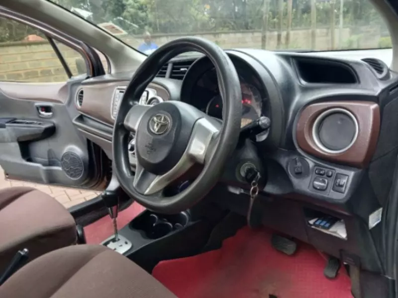 Toyota Vitz   - 2012
