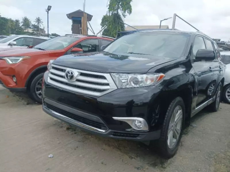 Toyota Highlander   - 2013
