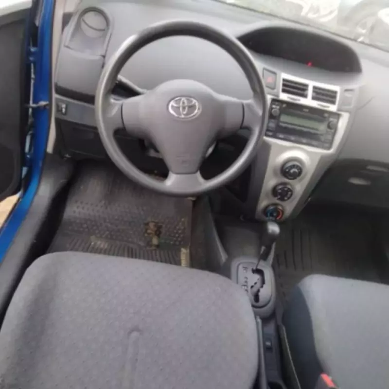 Toyota Yaris   - 2010