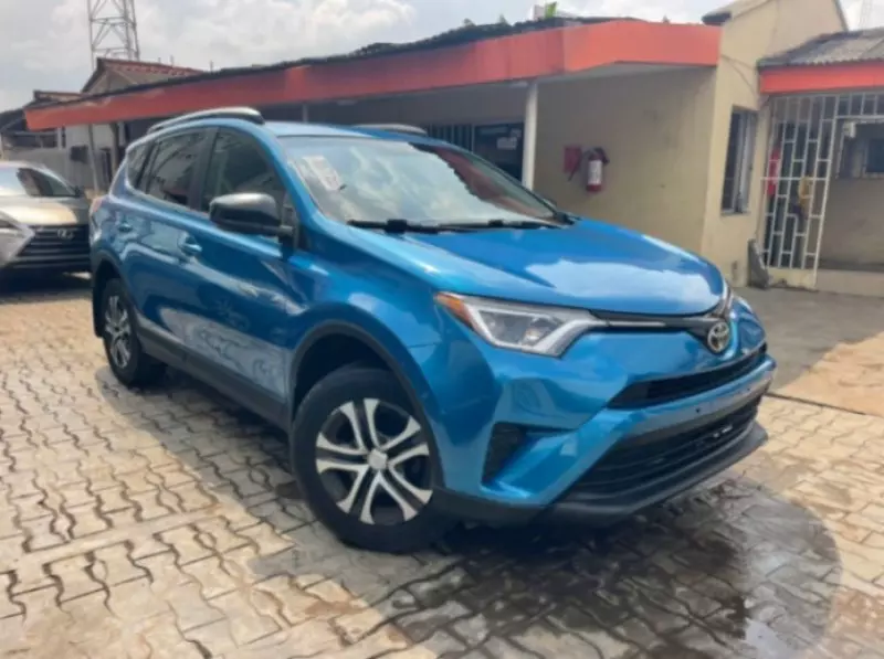 Toyota RAV4   - 2016
