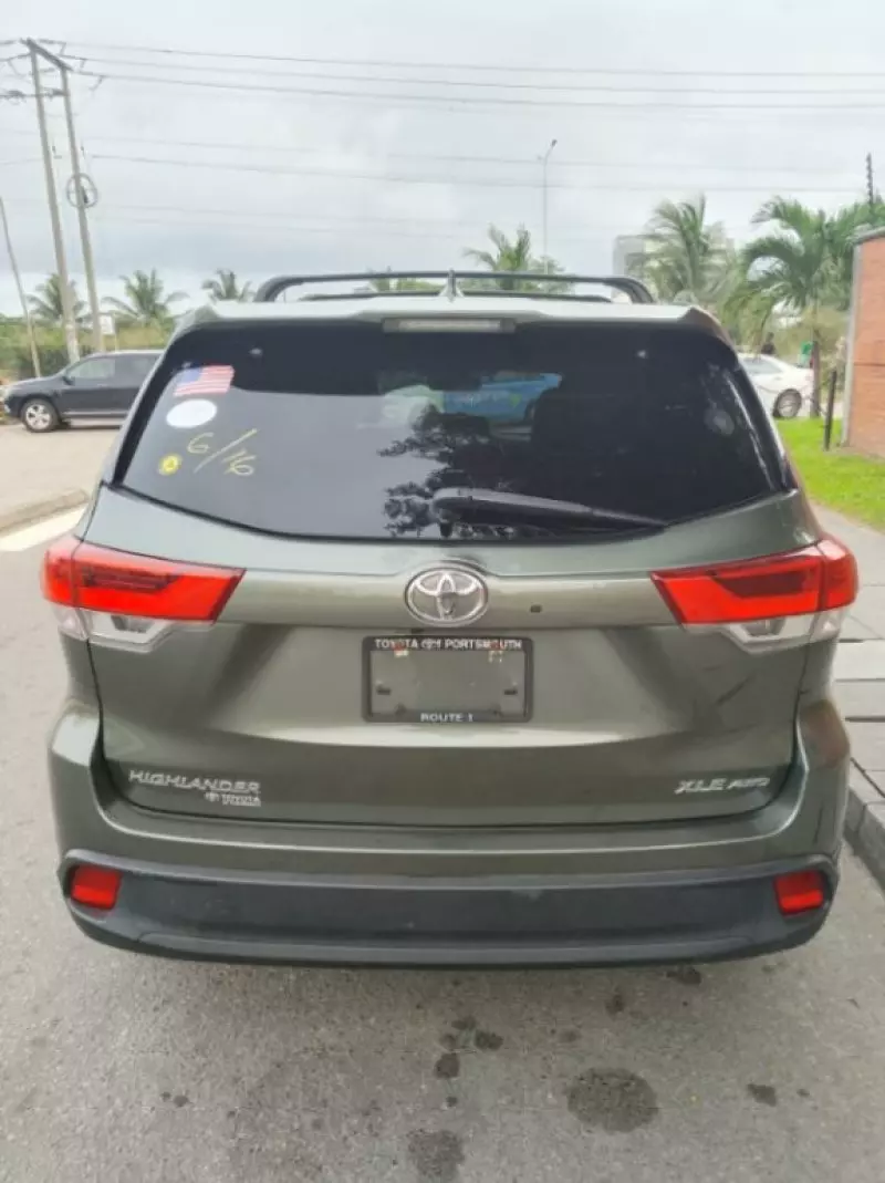 Toyota Highlander   - 2018