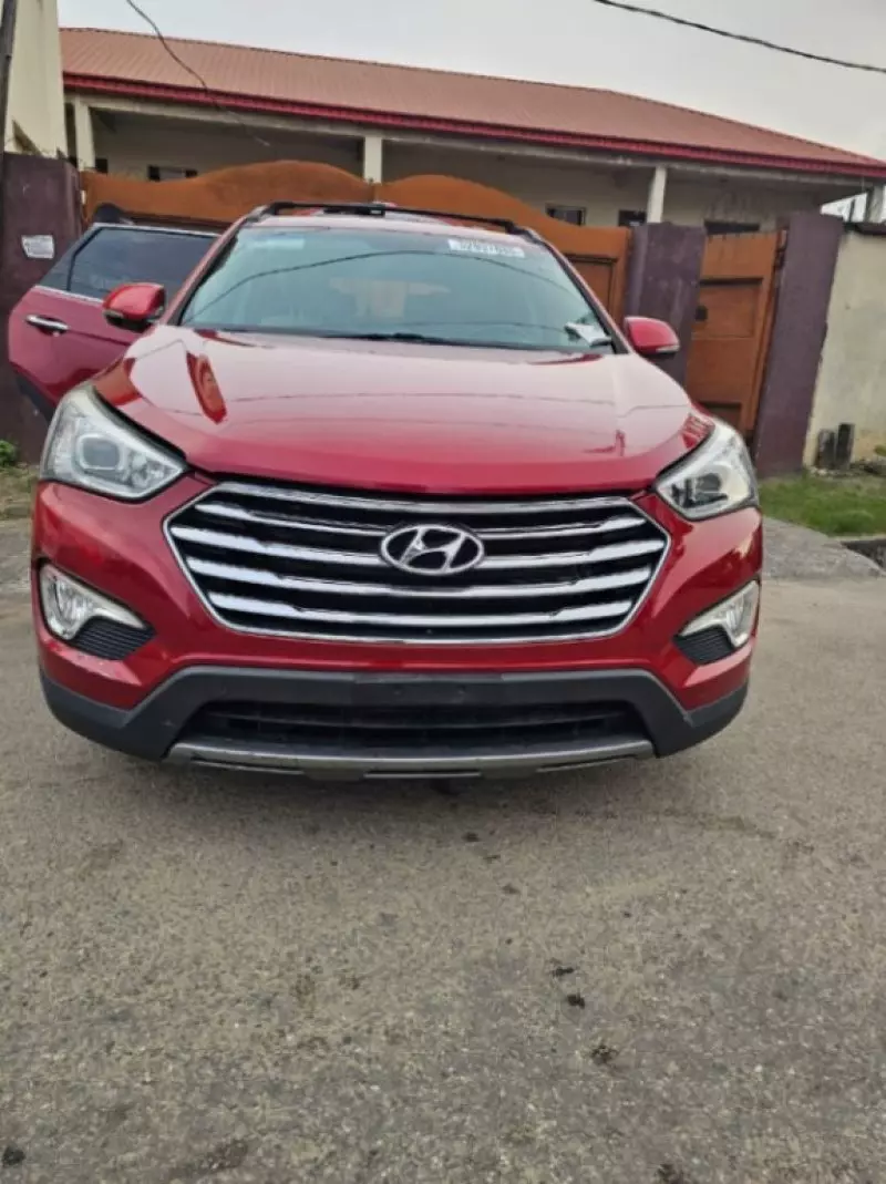 Hyundai Santa Fe   - 2013