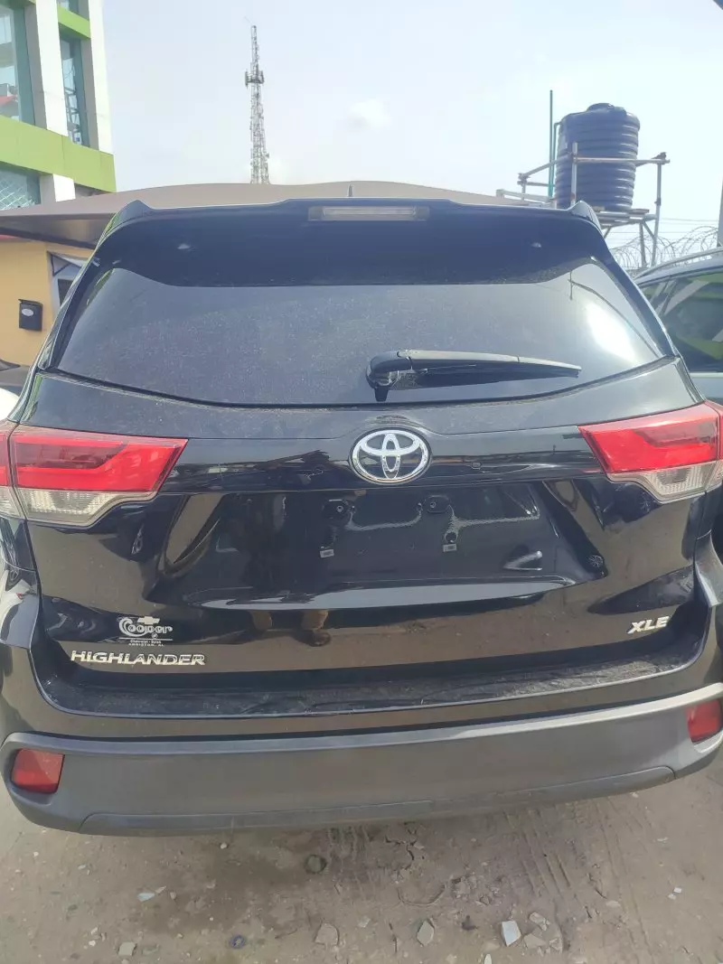 Toyota Highlander   - 2018