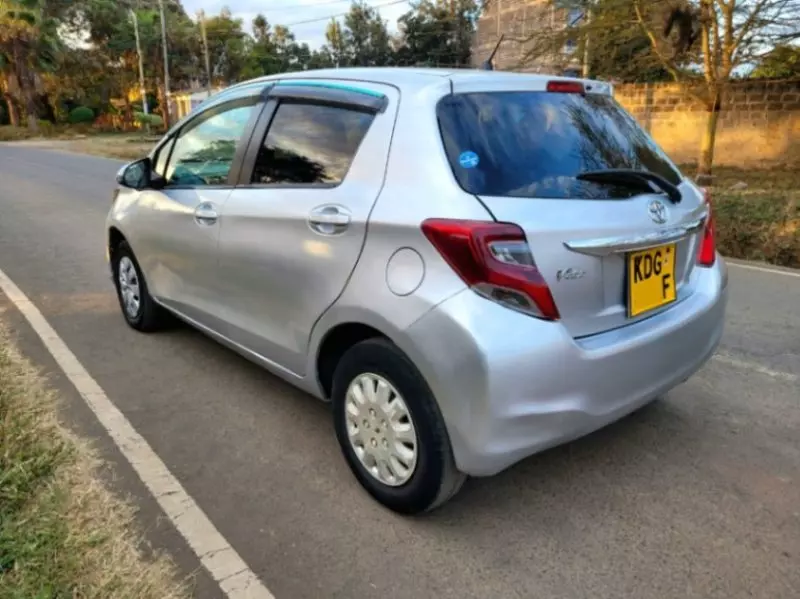 Toyota Vitz   - 2014