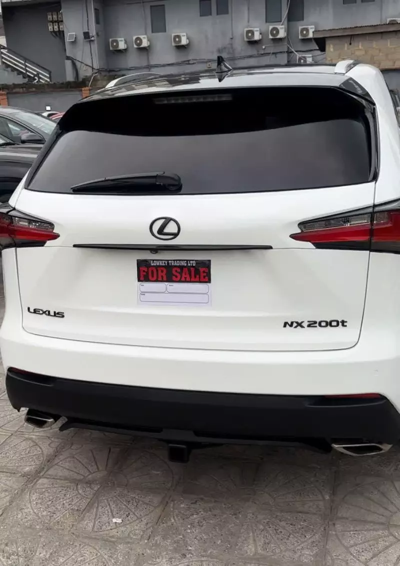 Lexus NX 200   - 2015