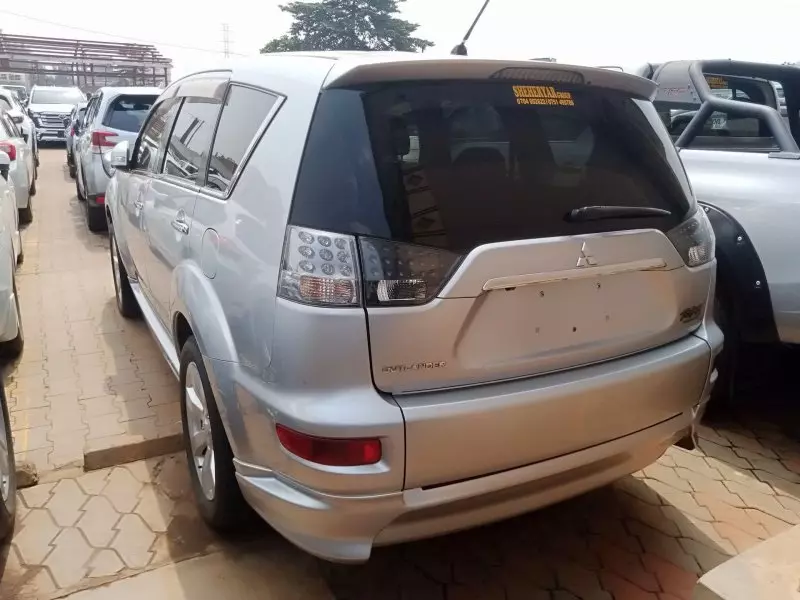 Mitsubishi OUTLANDER   - 2014