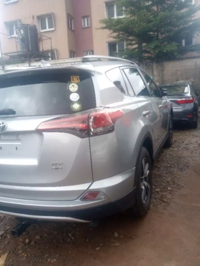 Toyota RAV 4   - 2016