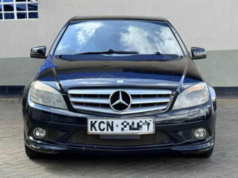 Mercedes-Benz C200   - 2010