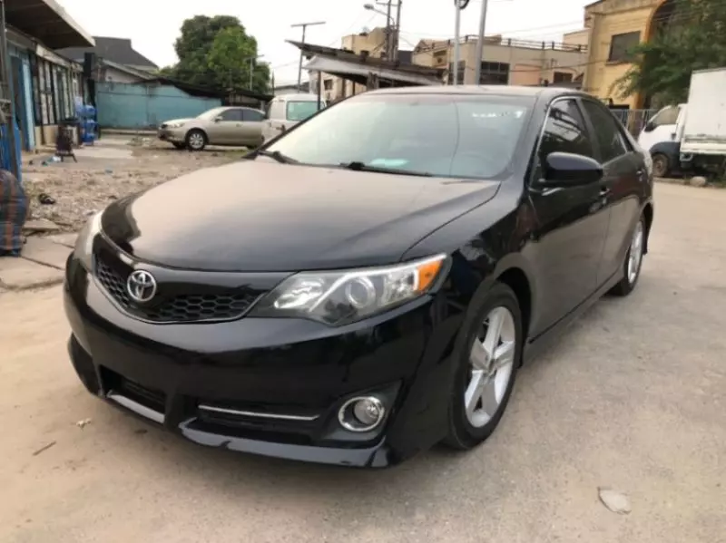 Toyota Camry   - 2014