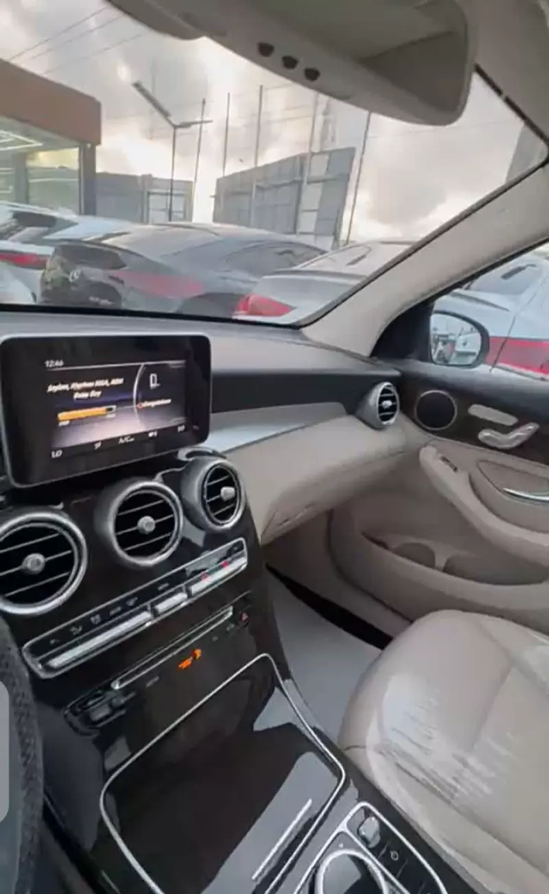 Mercedes-Benz GLC 300   - 2018