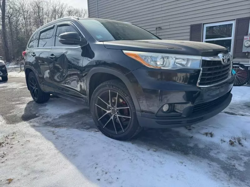 Toyota Highlander   - 2015