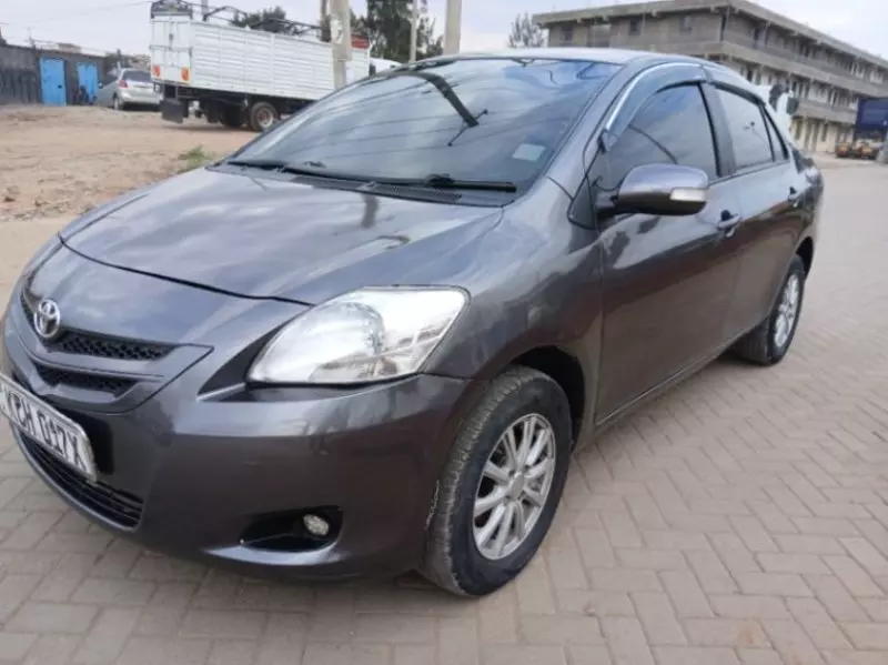 Toyota Belta   - 2009