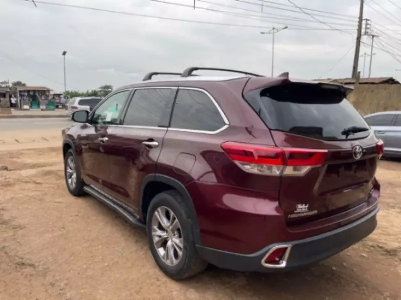 Toyota Highlander   - 2015