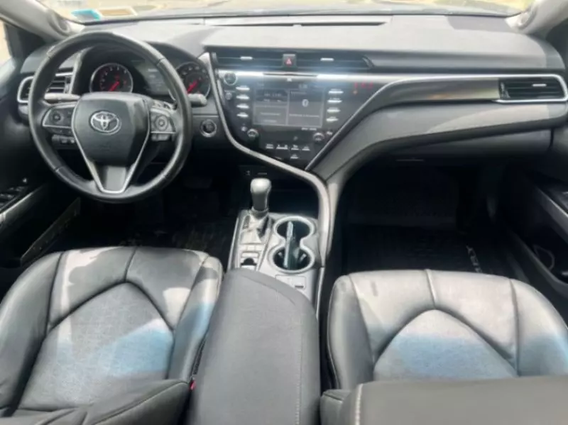 Toyota Camry   - 2018