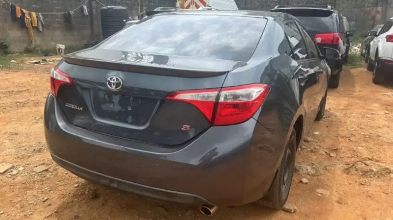 Toyota Corolla   - 2016