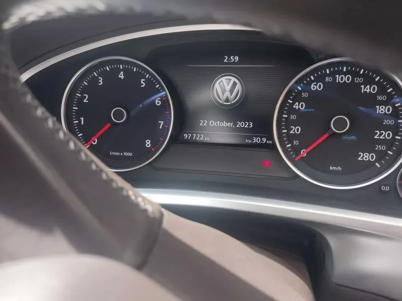 Volkswagen Touareg   - 2015