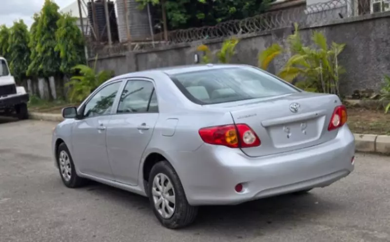 Toyota Corolla   - 2010