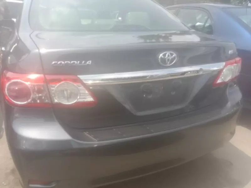 Toyota Camry   - 2010