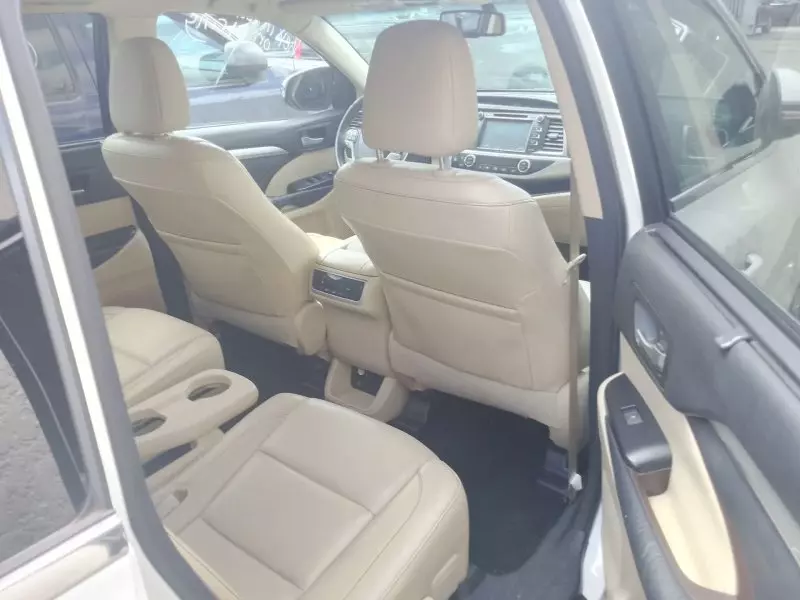 Toyota Highlander   - 2015