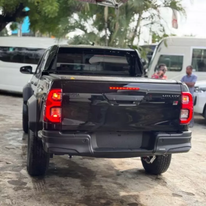 Toyota Hilux - 2025