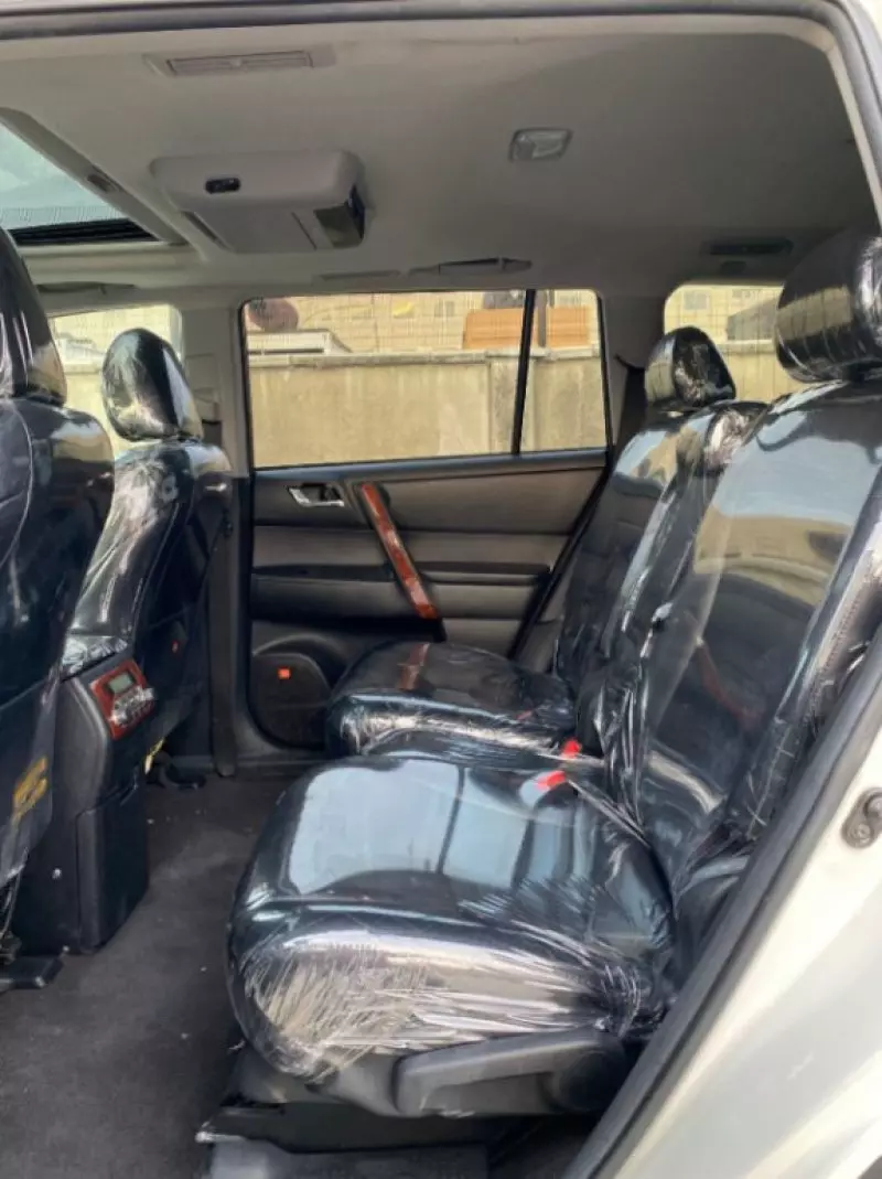 Toyota Highlander   - 2011