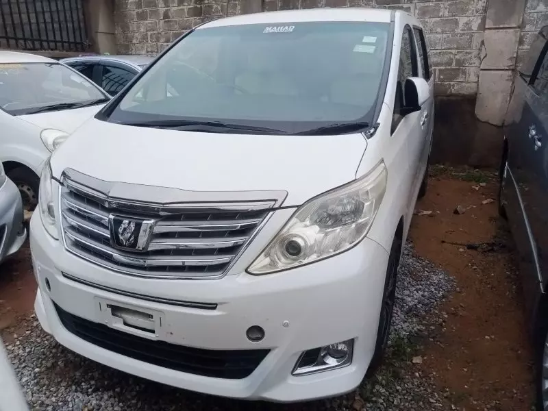Toyota Alphard   - 2012
