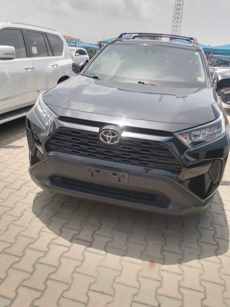 Toyota RAV 4   - 2021