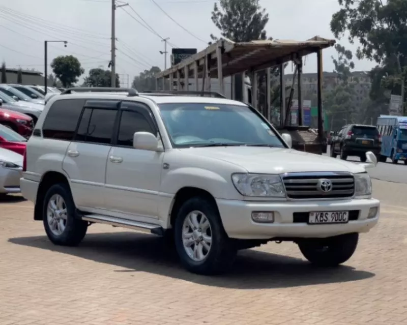 Toyota Landcruiser  V8   - 2005