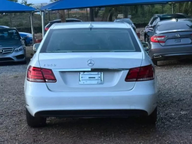 Mercedes-Benz E-class   - 2014