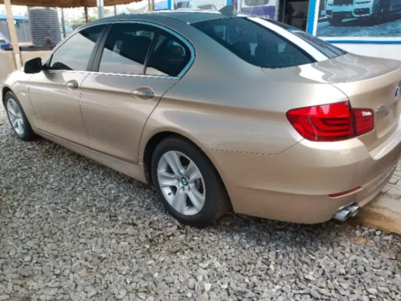 BMW 528i