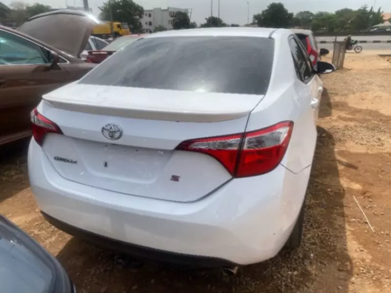 Toyota Corolla - 2013