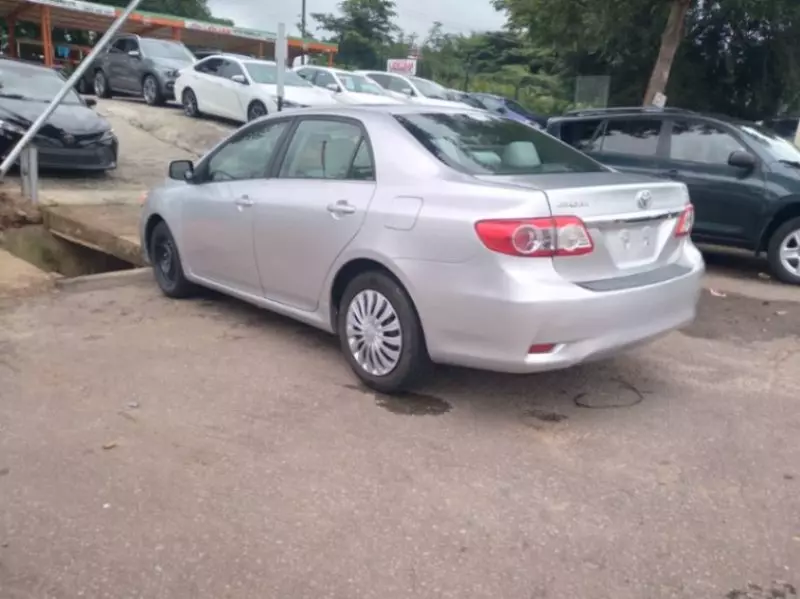 Toyota Corolla   - 2013