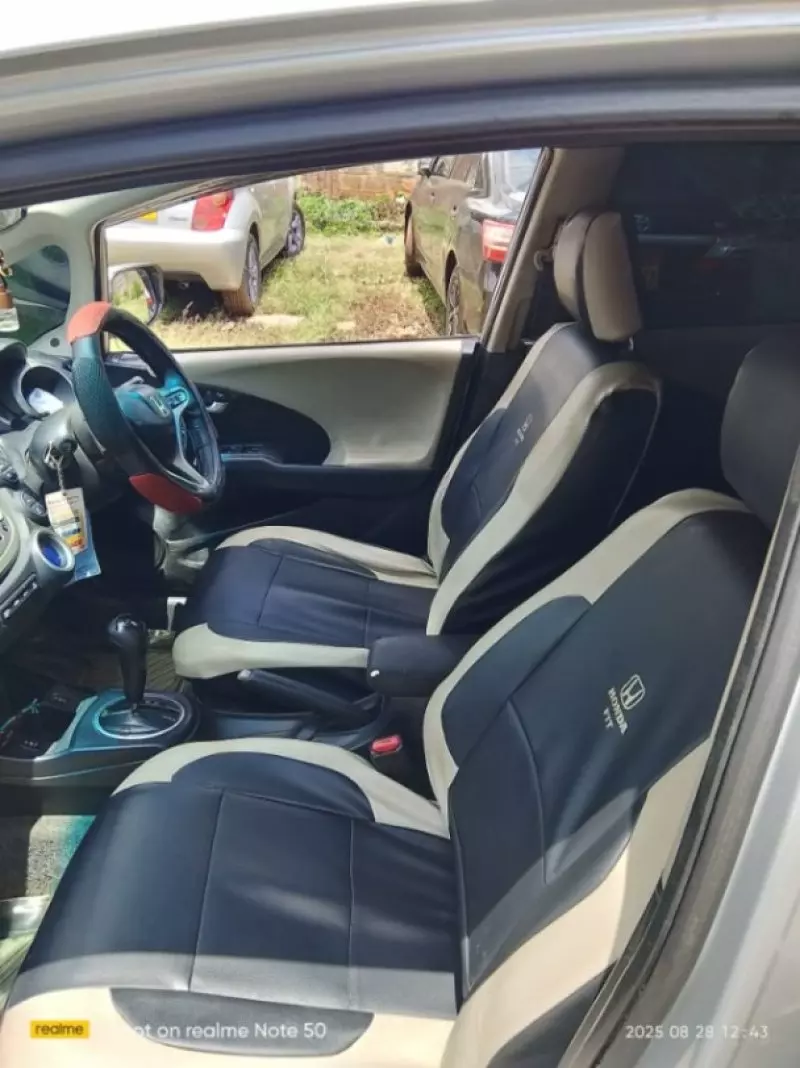 Honda Fit   - 2011