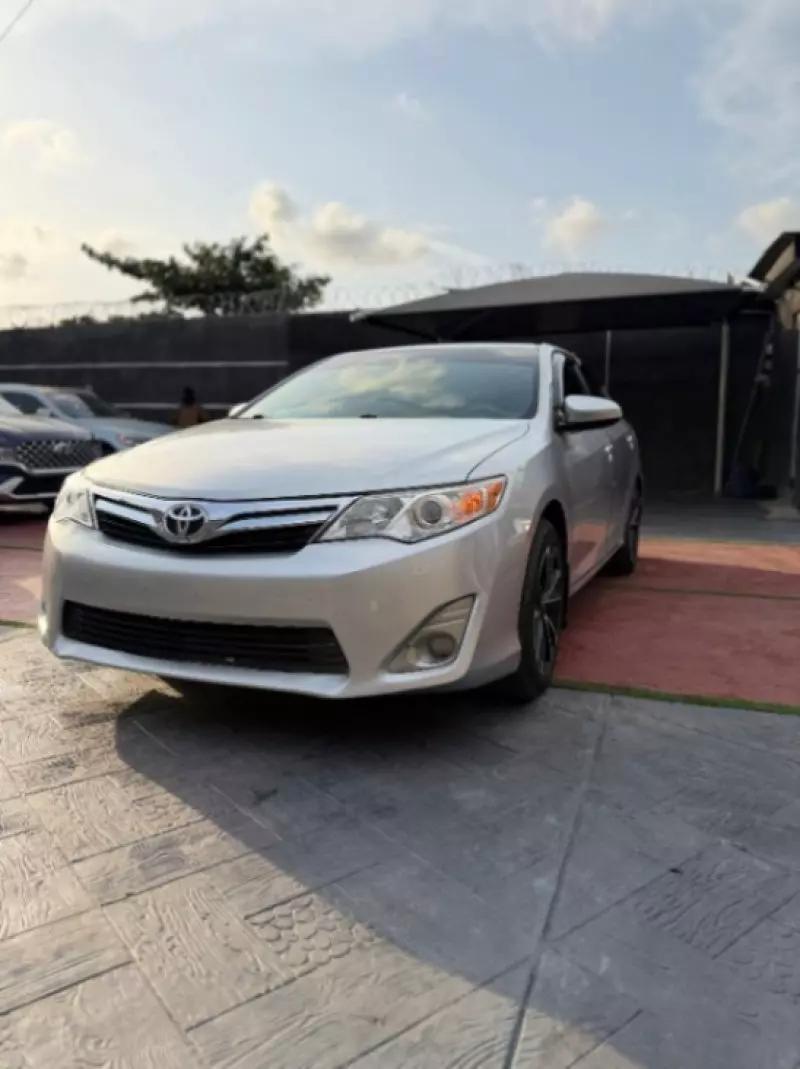 Toyota Camry   - 2014