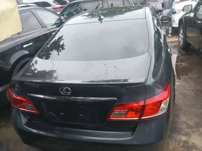 Lexus ES 350   - 2011