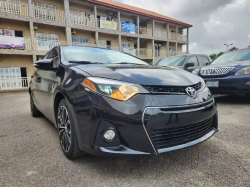 Toyota Corolla   - 2016