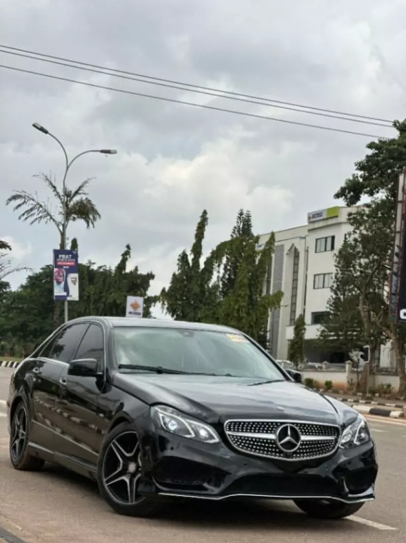 Mercedes-Benz E350   - 2012