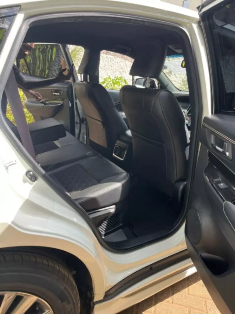 Toyota Harrier   - 2018