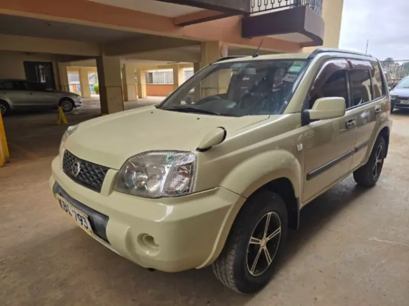 Nissan X-Trail   - 2004