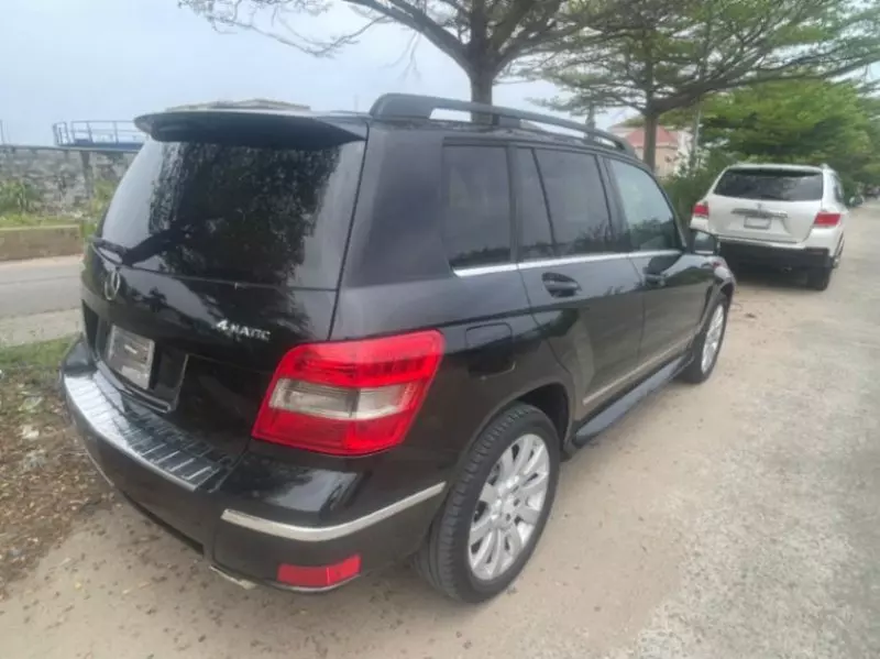 Mercedes-Benz GLK 350   - 2010