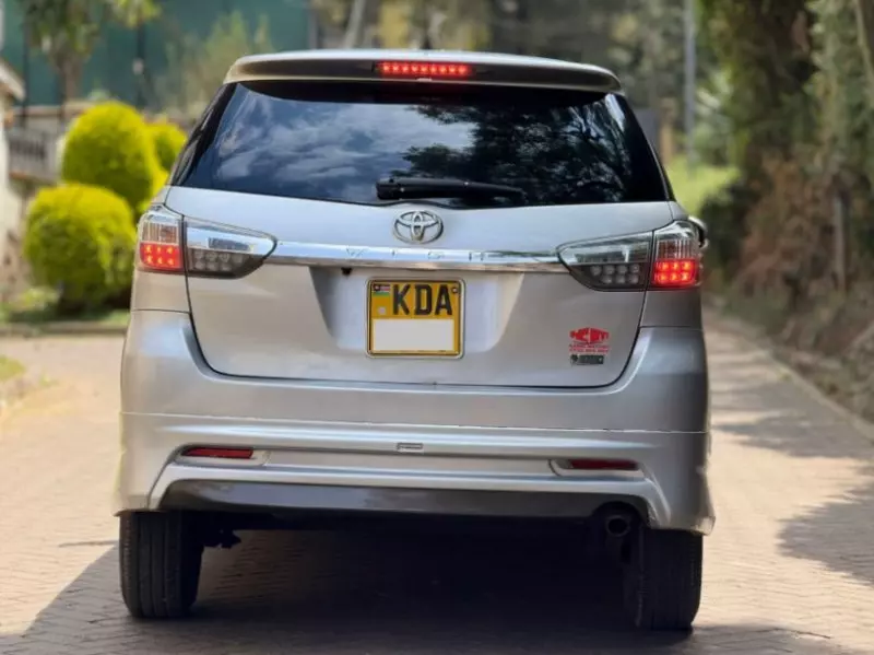 Toyota Wish   - 2013