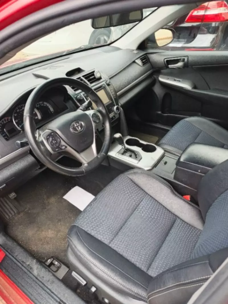 Toyota Camry   - 2014