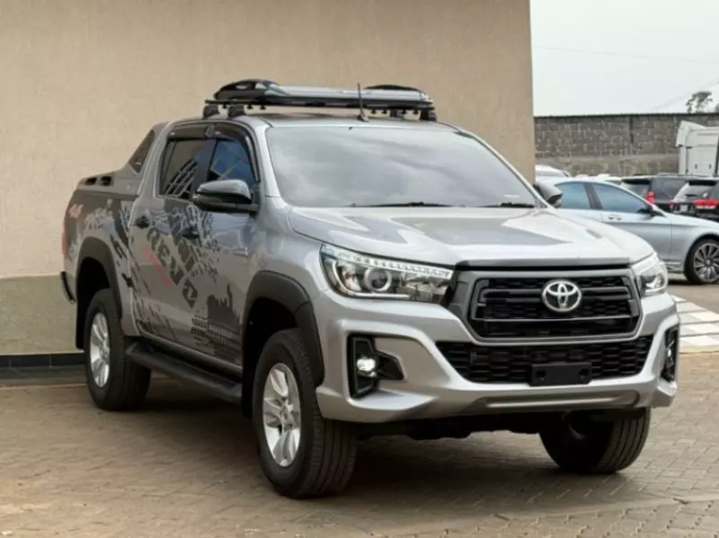 Toyota Hilux   - 2018