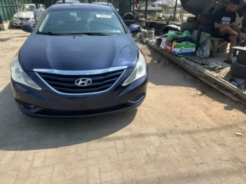 Hyundai Sonata   - 2013