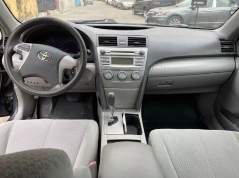 Toyota Camry   - 2010